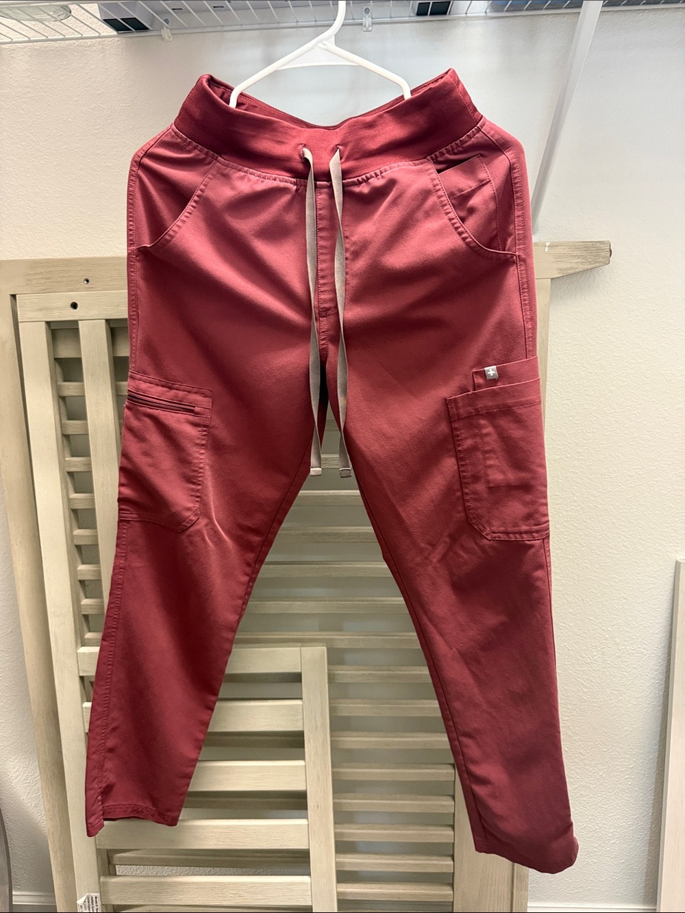 Figs: Yola HW, XS, regular, burgandy
